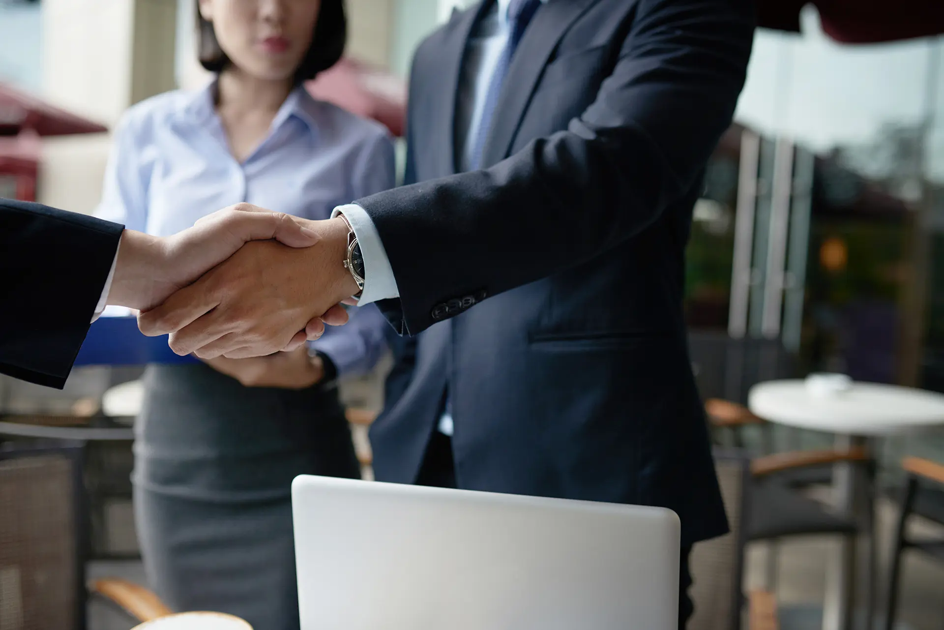 独立站获客方法不用都靠广告烧钱。Google SEO、B2B平台引流、LinkedIn内容、官网问答，四种方式让客户主动找上门。